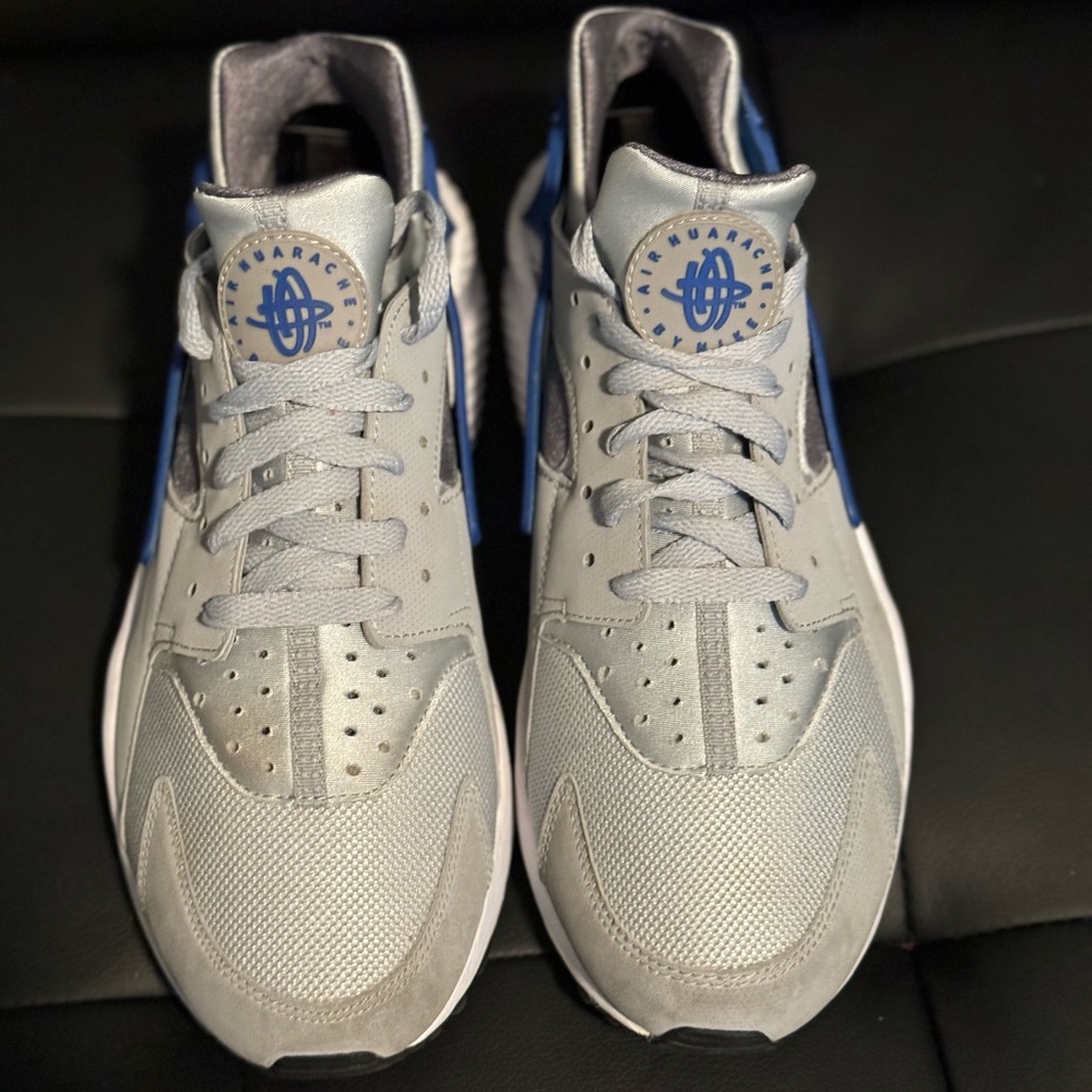 Slightly Used Nike Huarache - Size 11